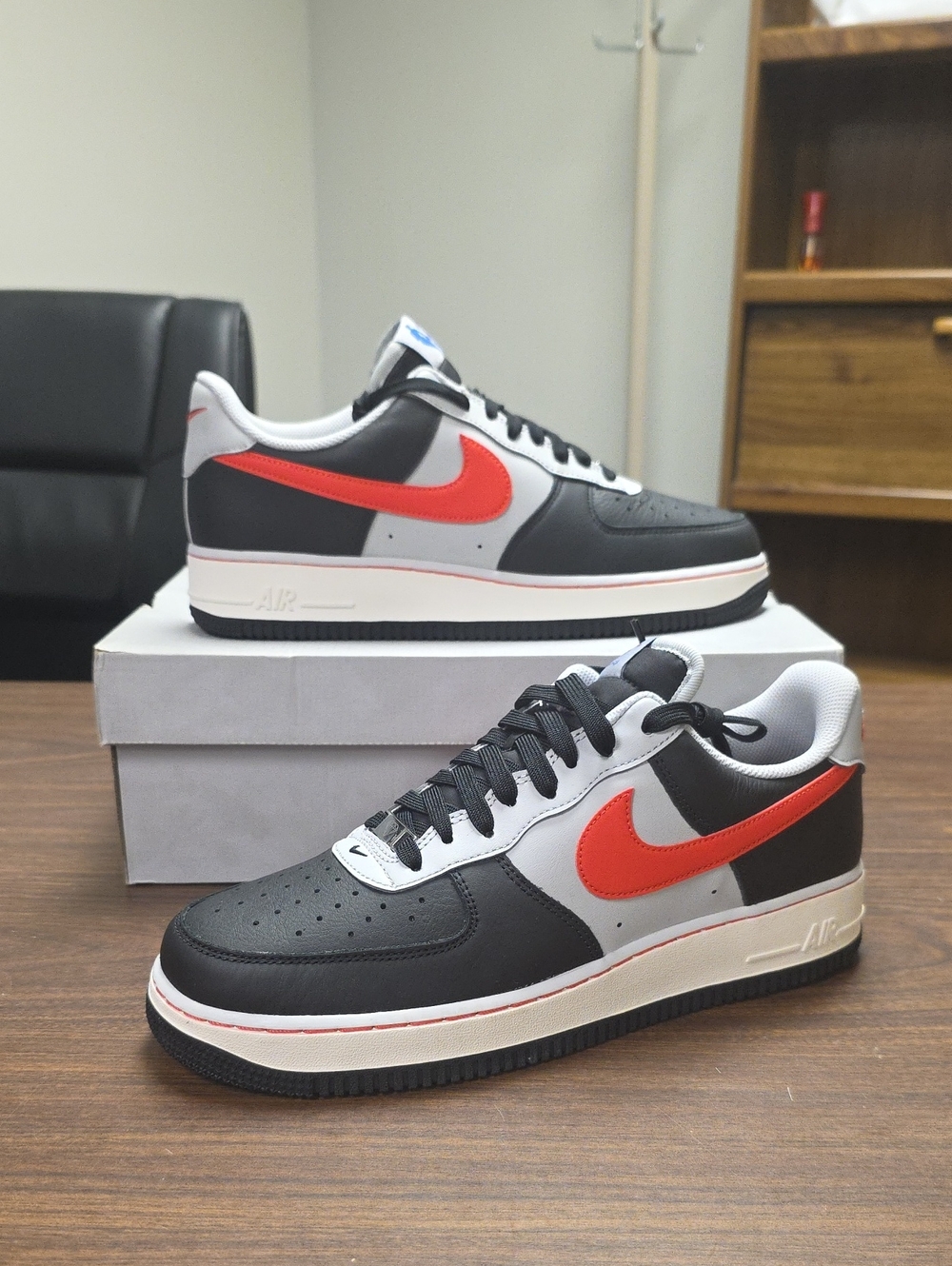 Nike Air Force 1 '07 LV8 "75th Anniversary" DC8874-001 Men's 10.5 NEW